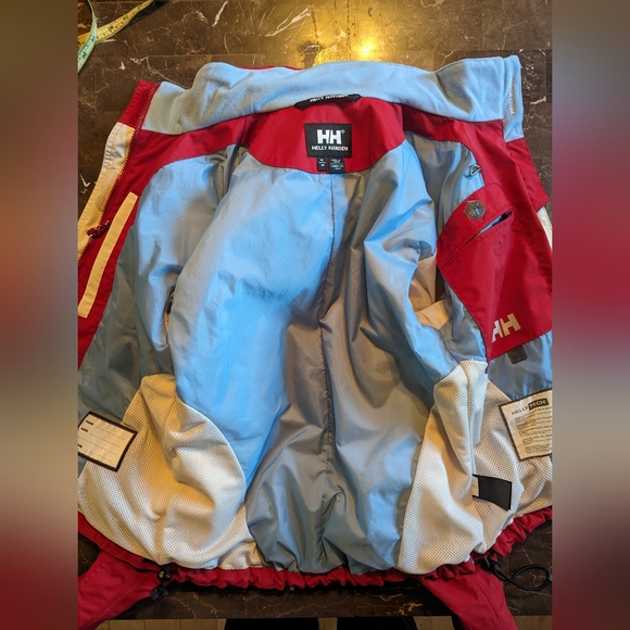 Helly Hansen rain jacket - Picture 9 of 12